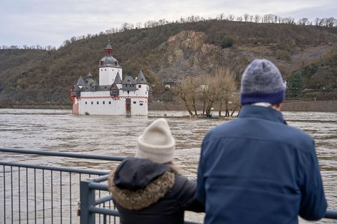 Hochwasser geht in kommenden Tagen zurück. Foto: Sascha Ditscher/dpa
