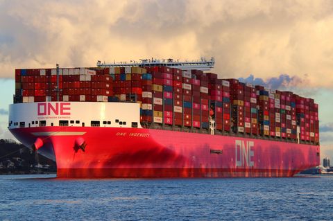 Viele deutsche Unternehmen haben 2025 mehr Waren in die USA verschifft, um evntuellen Zöllen vorzubeugen