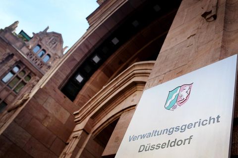 Der Eingang des Verwaltungsgerichts in Düsseldorf