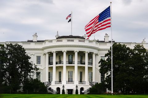 US-Regierungskreisen zufolge soll für EU-Importe in die Vereinigten Staaten ein Zoll von zehn Prozent gelten. (Archivfoto) Foto: