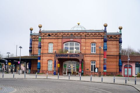 Die Bundespolizei hat einen Verdächtigen am Bahnhof Uelzen festgenommen. (Archivbild) Foto: Philipp Schulze/dpa