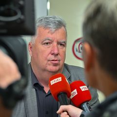 "Wir haben sofort reagiert, weil ja auch die Stichwahl ansteht", sagte der für Strausberg zuständige Landrat Gernot Schmidt (SPD