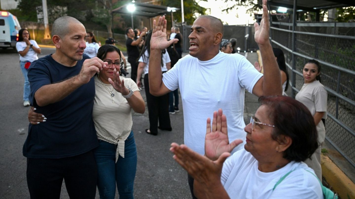 Amnestiegesetz: Mindestens 30 politische Gefangene in Venezuela freigelassen
