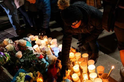 Mahnwache für die Opfer des Schusswaffenangriffs in Kanada