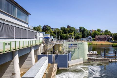 Das Wasserkraftwerk im Stauwehr des Essener Baldeneysees kann rund um die Uhr Strom erzeugen. Der Erneuerbaren-Branchenverband L