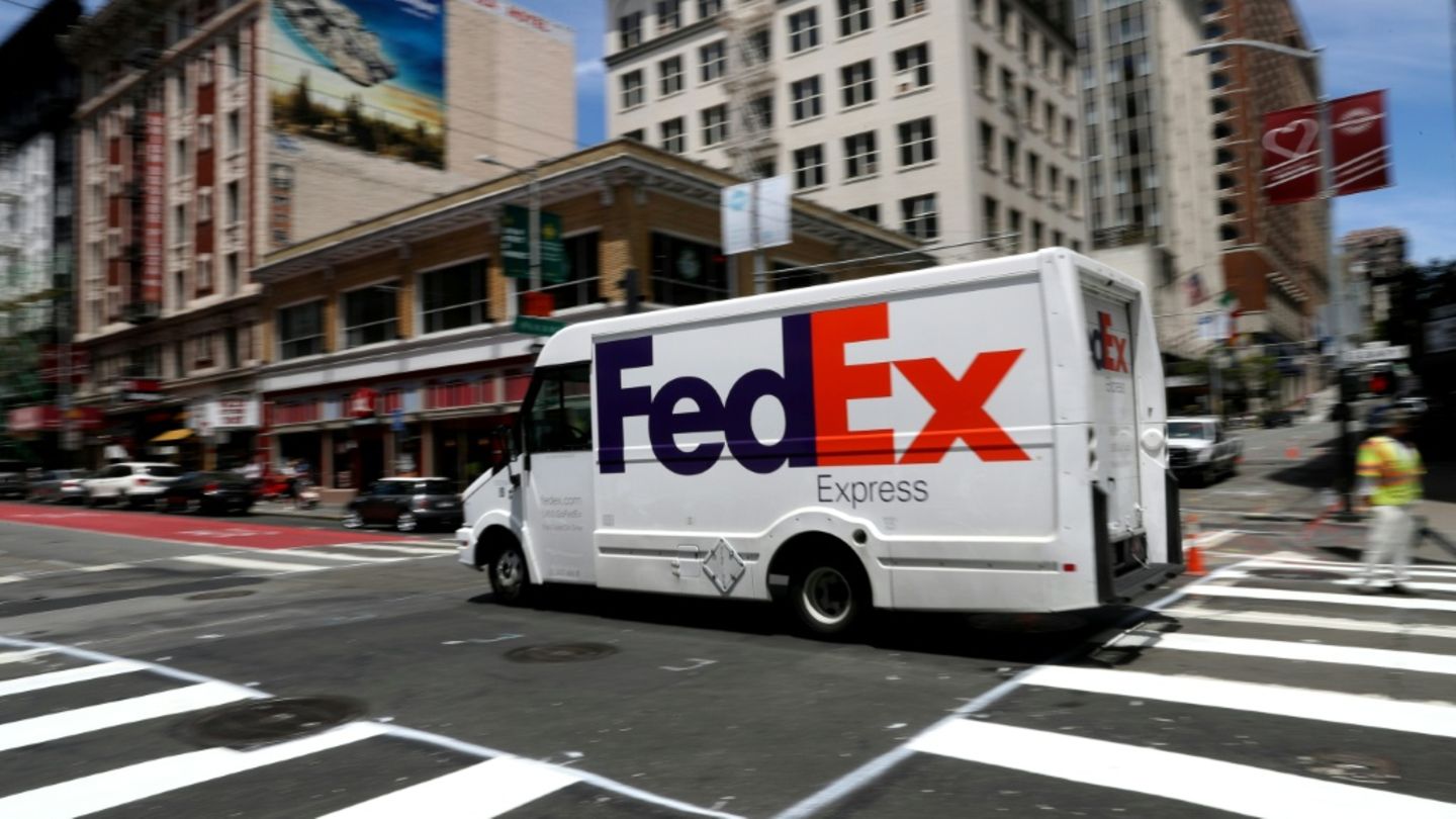Nach Urteil gegen Trumps Zölle: US-Lieferunternehmen Fedex verklagt US-Regierung