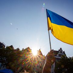 Zum Jahrestag des russischen Angriffskrieges auf die Ukraine demonstriert Nordrhein-Westfalen Solidarität. (Symbolbild) Foto: Th