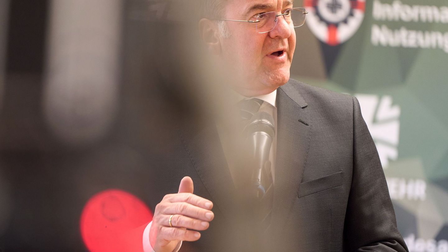 Sieht Trumps Rolle kritisch: Verteidigungsminister Pistorius Foto: Thomas Frey/dpa