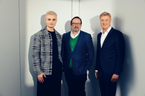 Fabian Grischkat und Ole von Beust mit stern-Autor David Baum