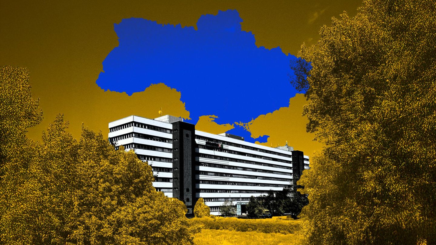 Eine Collage aus deutschem Job-Center und einem Umriss der Ukraine.