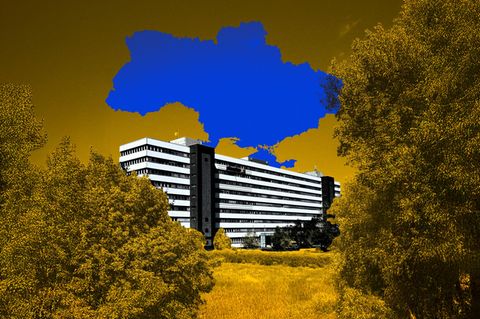 Eine Collage aus deutschem Job-Center und einem Umriss der Ukraine.