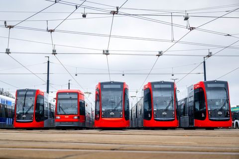 Ein Warnstreik bremst erneut Straßenbahnen und Busse in Bremen aus. (Archivbild) Foto: Sina Schuldt/dpa
