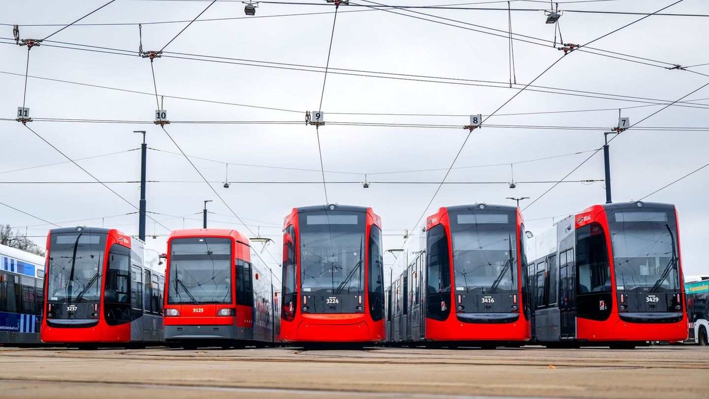 Ein Warnstreik bremst erneut Straßenbahnen und Busse in Bremen aus. (Archivbild) Foto: Sina Schuldt/dpa