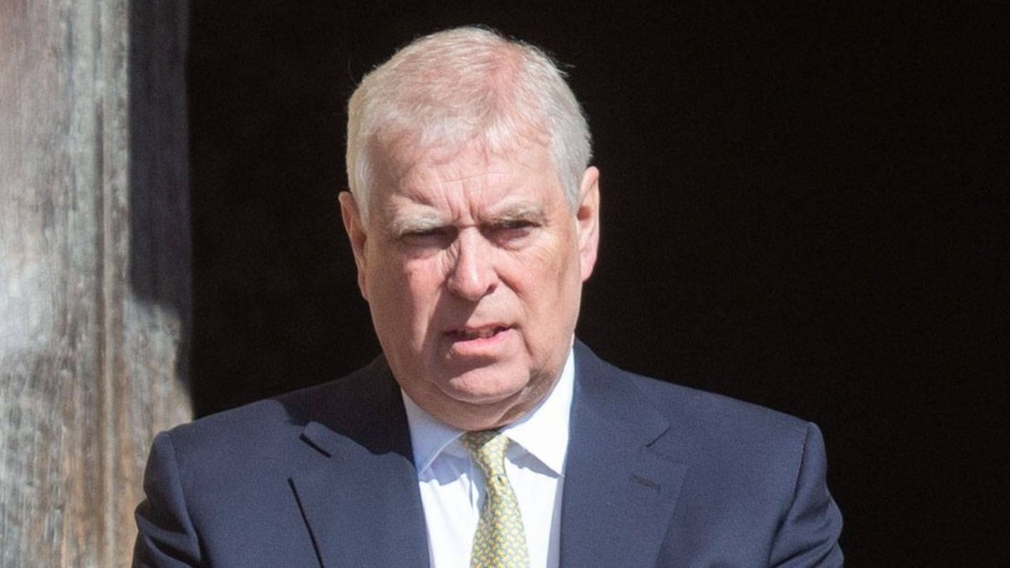 Andrew Mountbatten-Windsor ist über den Epstein-Skandal tief gefallen.