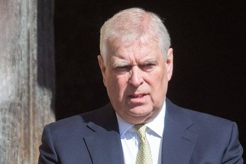 Andrew Mountbatten-Windsor ist über den Epstein-Skandal tief gefallen.