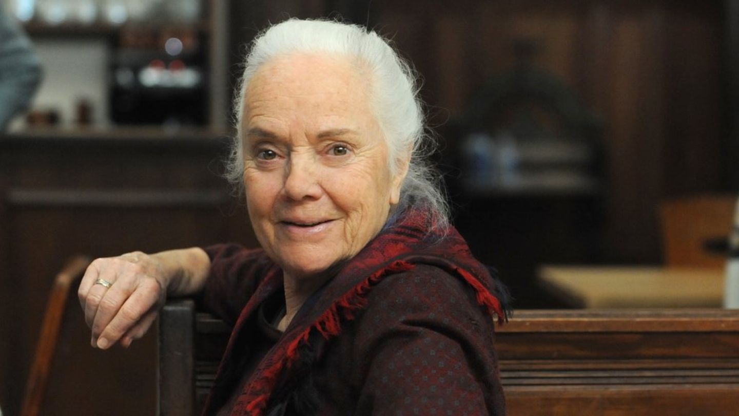 Ursula Erber blickt auf ein arbeitsreiches Leben zurück. Mit 91 Jahren verabschiedet sie sich nun von der Serie "Dahoam is Dah