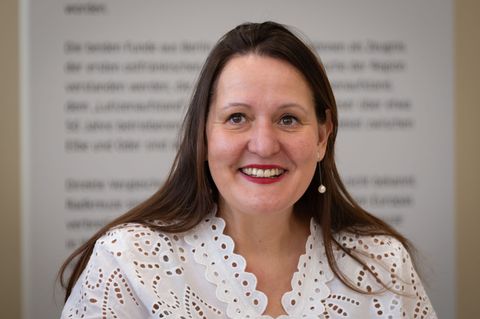 Die Brandenburger SPD-Politikerin Manja Schüle trägt in diesem Jahr den Titel Wissenschaftsministerin des Jahres (Archivbild). F