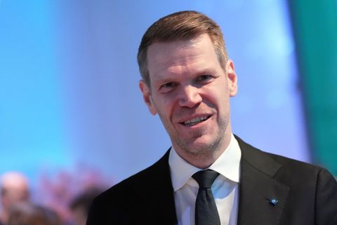 Freut sich über die Vertragsverlängerung seines Chefscouts: Eric Huwer. (Archivbild) Foto: Marcus Brandt/dpa