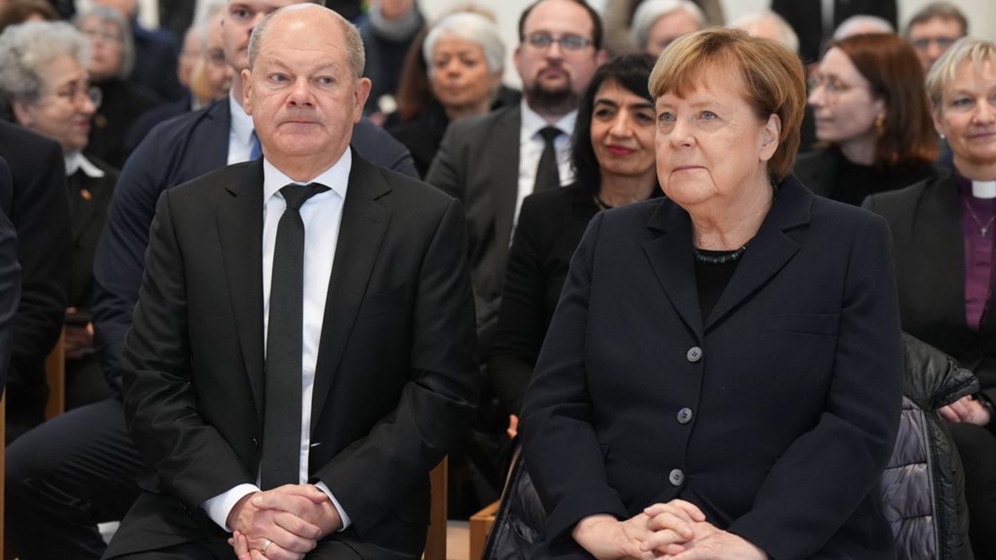 Am ökumenischen Gottesdienst im Vorfeld des Trauerstaatsakts für Rita Süssmuth nahmen auch Altkanzler Olaf Scholz und Altkanzl