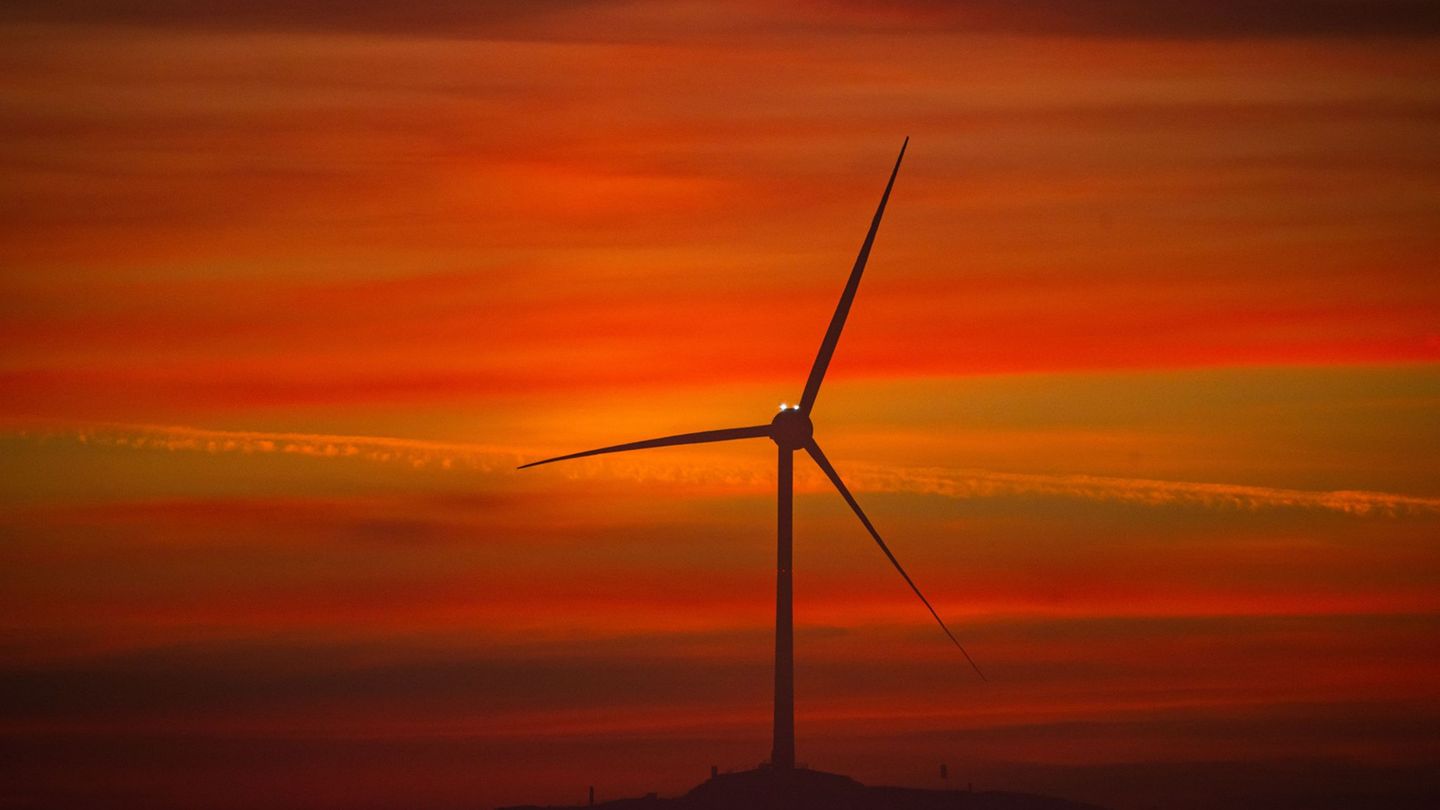 Eine Anpassung der Windpläne war nach dem dritten Beteiligungsverfahren nicht nötig. (Symbolbild) Foto: Peter Kneffel/dpa