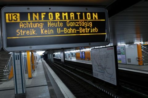 Die Gewerkschaft Verdi hat erneut zu einem Warnstreik bei der Hochbahn aufgerufen. (Archivbild) Foto: Christian Charisius/dpa