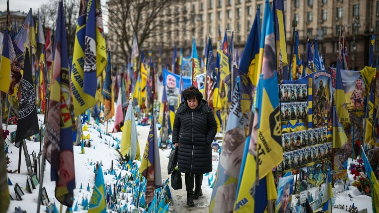 Improvisierte Gedenkstätte in Kiew