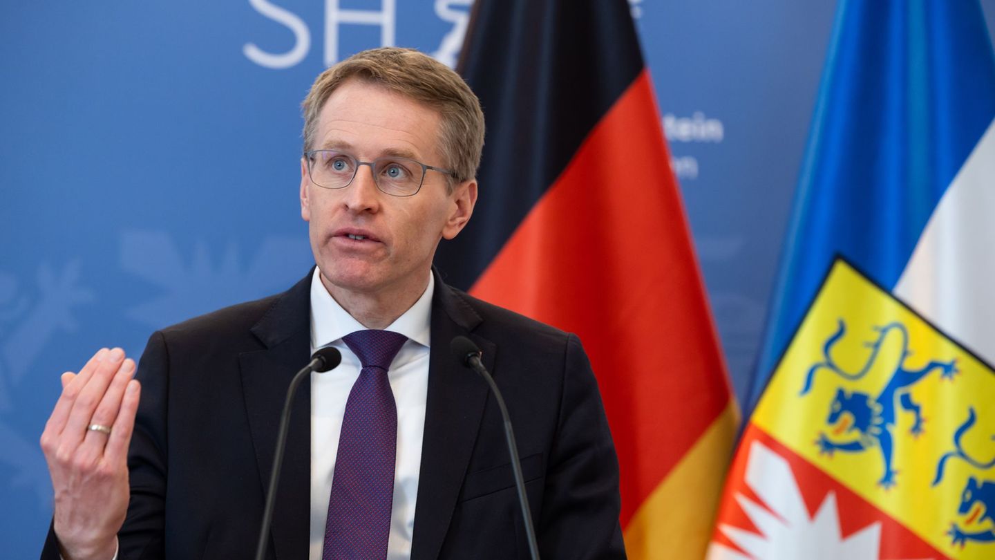 "Der Staat muss deutlich machen, dass er nicht bereit ist, diese Entwicklung hinzunehmen", sagte Daniel Günther. (Archivbild) Fo