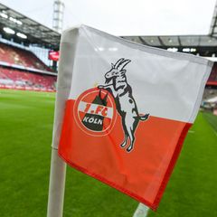 Logo des 1. FC Köln, bei dem Anna-Lena Stolze ihren Vertrag verlängert hat. Foto: Christophe Gateau/dpa