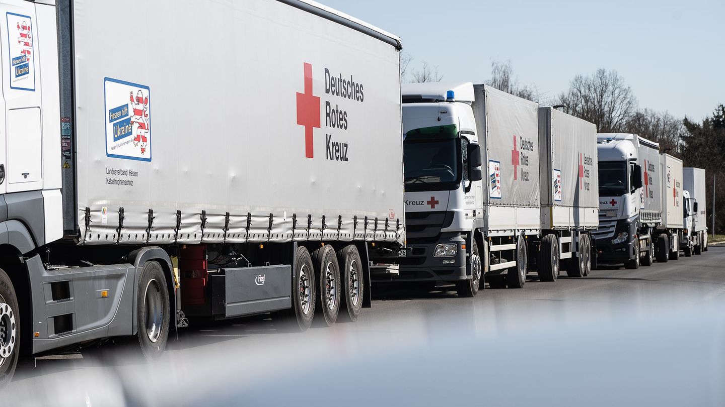 Schon kurz nach Kriegsausbruch 2022 hat Hessen begonnen, Hilfskonvois in die Ukraine fahren zu lassen. (Archivbild) Foto: Swen P
