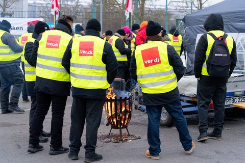 Bereits Anfang Februar organisierte die Verdi einen Warnstreik. (Archivbild) Foto: Georg Moritz/dpa