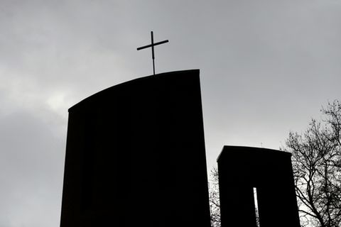 Kreuz auf Kirche
