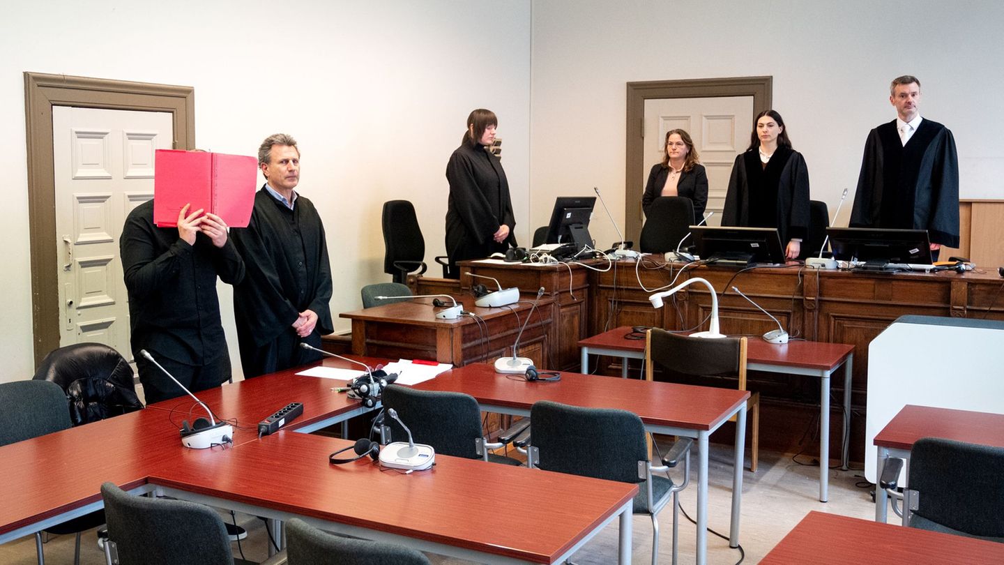 Der Angeklagte hat nach Angaben des Richters gestanden, an einer Bestrafungsaktion im Drogenmilieu teilgenommen zu haben. Foto: