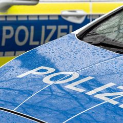 Zwei Polizeiwagen (Symbolfoto)