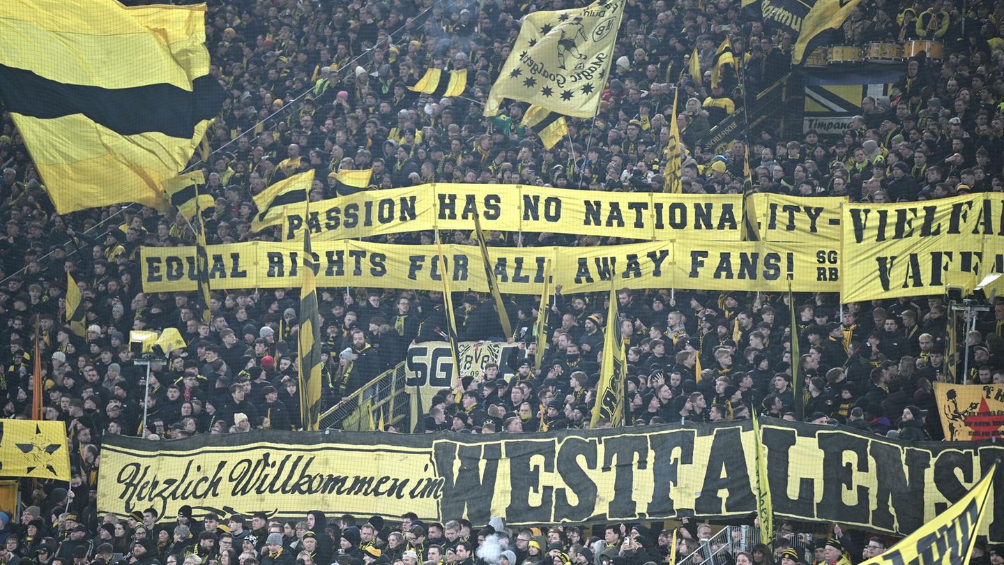 Die Ultra-Fans von Borussia Dortmund fehlen beim Champions-League-Spiel in Bergamo. (Archivbild) Foto: Bernd Thissen/dpa