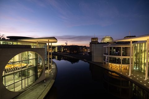 Berliner Regierungsviertel Foto: Hannes P Albert/dpa