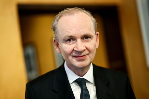 Ferdinand von Schirach hat mit "Alexander" sein erstes Kinderbuch geschrieben. (Archivbild) Foto: Britta Pedersen/dpa