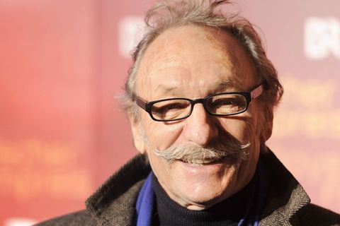 In seiner Rolle als Klatschreporter Baby Schimmerlos in der Fernsehserie "Kir Royal" wurde Franz Xaver Kroetz berühmt.