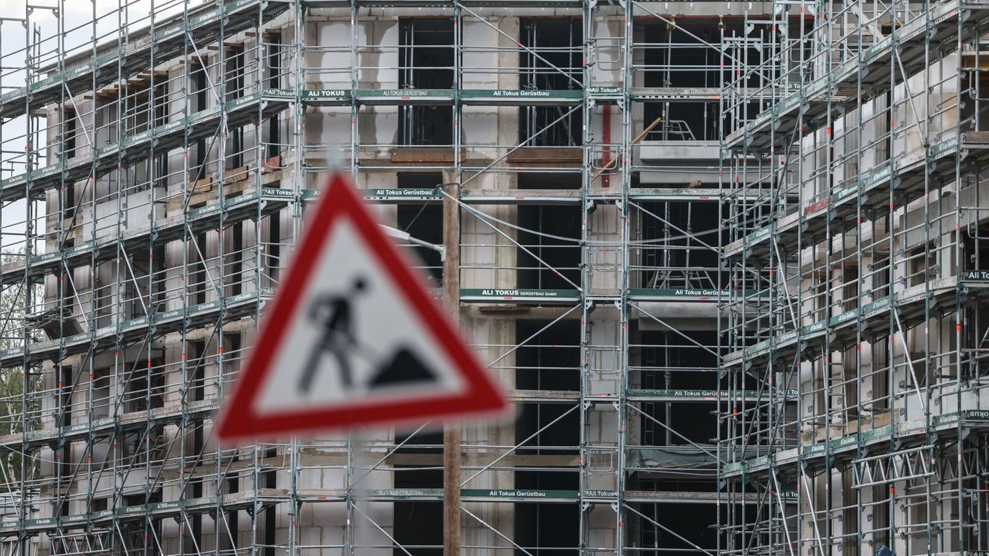 In Nordrhein-Westfalen werden wieder mehr Wohnungen gebaut. (Archivbild) Foto: Oliver Berg/dpa