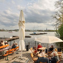 Die Temperaturen steigen im Norden, doch das Wetter bleibt abwechslungsreich. (Archivbild) Foto: Ulrich Perrey/dpa