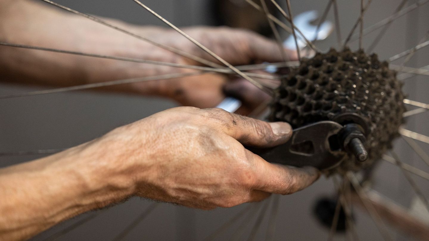 Auch ein Repair-Café wird gefördert (Symbolbild). Foto: Hannes P Albert/dpa