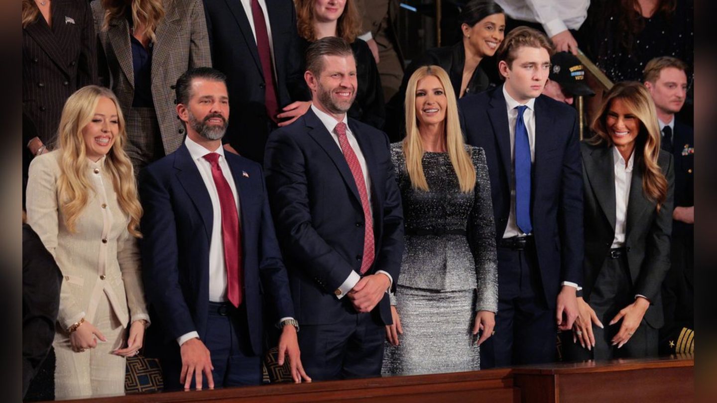 Die Trump-Familie in Washington: (l. n. r.) Tiffany Trump, Donald Trump Jr., Eric Trump, Ivanka Trump, Barron Trump und Melani