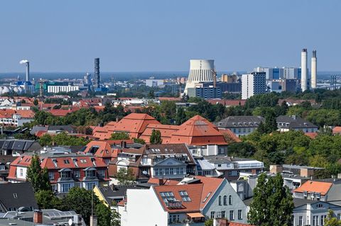 Am Standort des Heizkraftwerks Reuter West in Spandau ist eine neue Anlage zum Verbrennen von Biomasse geplant. (Archivbild) Fot