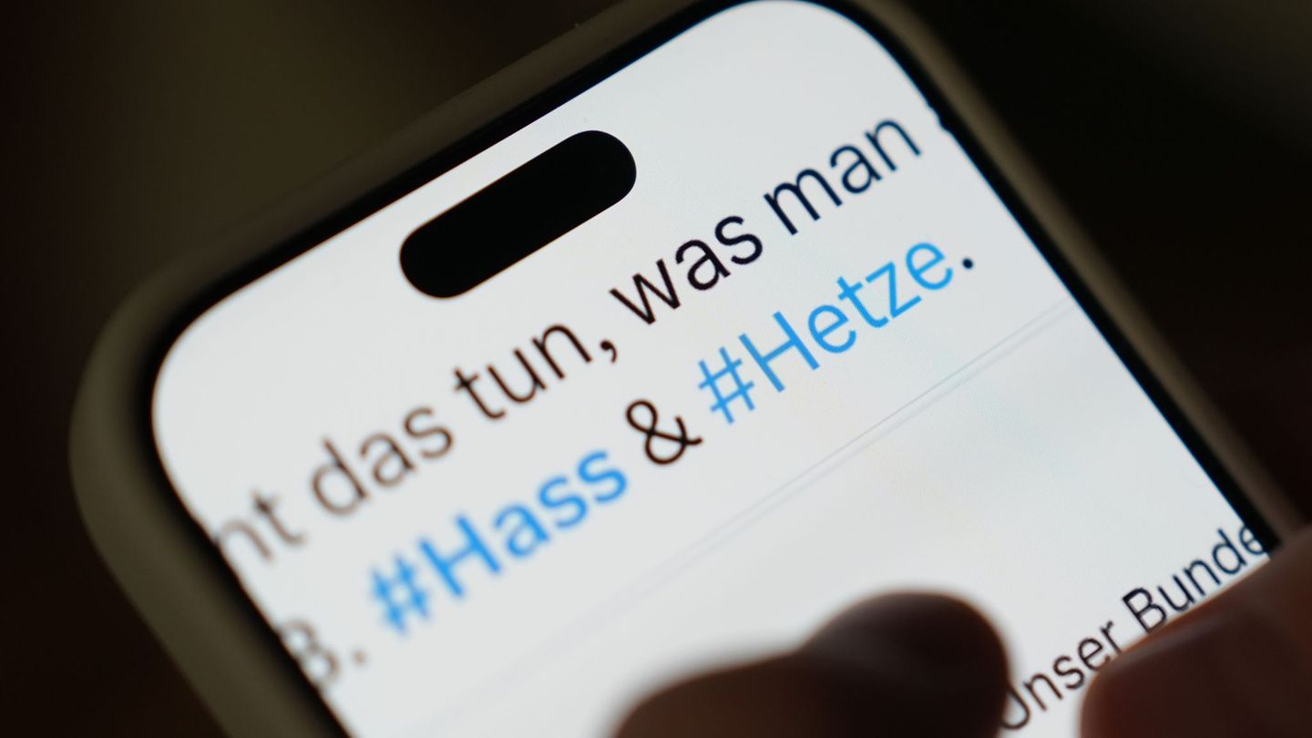 Thüringer Polizisten sind gegen Hass und Hetze im Netz vorgegangen. (Symbolbild) Foto: Marcus Brandt/dpa