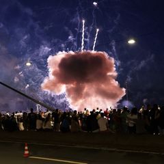 Bei dem Feuerwerk auf der Rheinkirmes waren im vergangenen Jahr Feuerwerkskörper in viel zu niedriger Höhe explodiert. (Archivbi