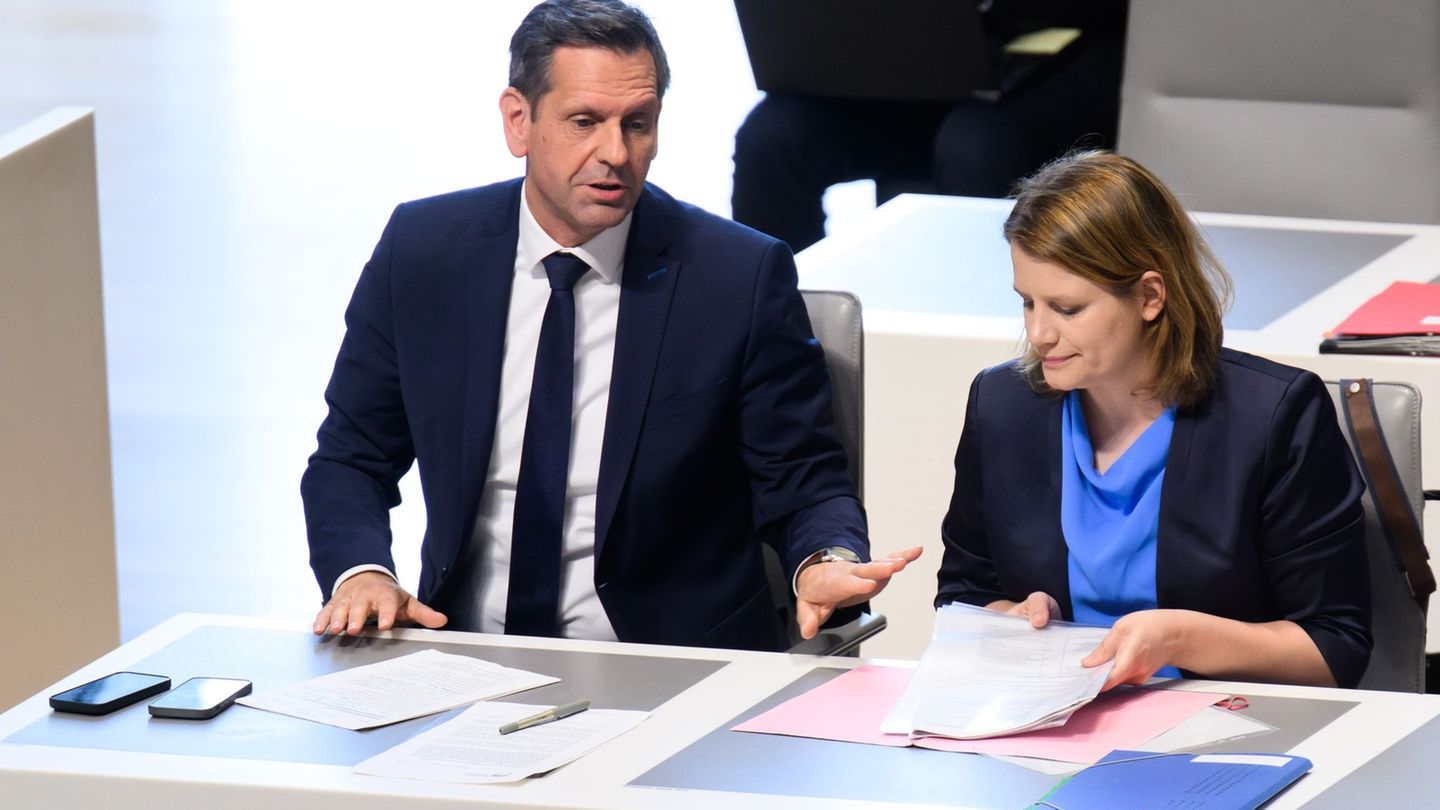 Für Ministerpräsident Olaf Lies (SPD) und seine Stellvertreterin Julia Willie Hamburg (Grüne) wird es politisch enger: Laut Umfr