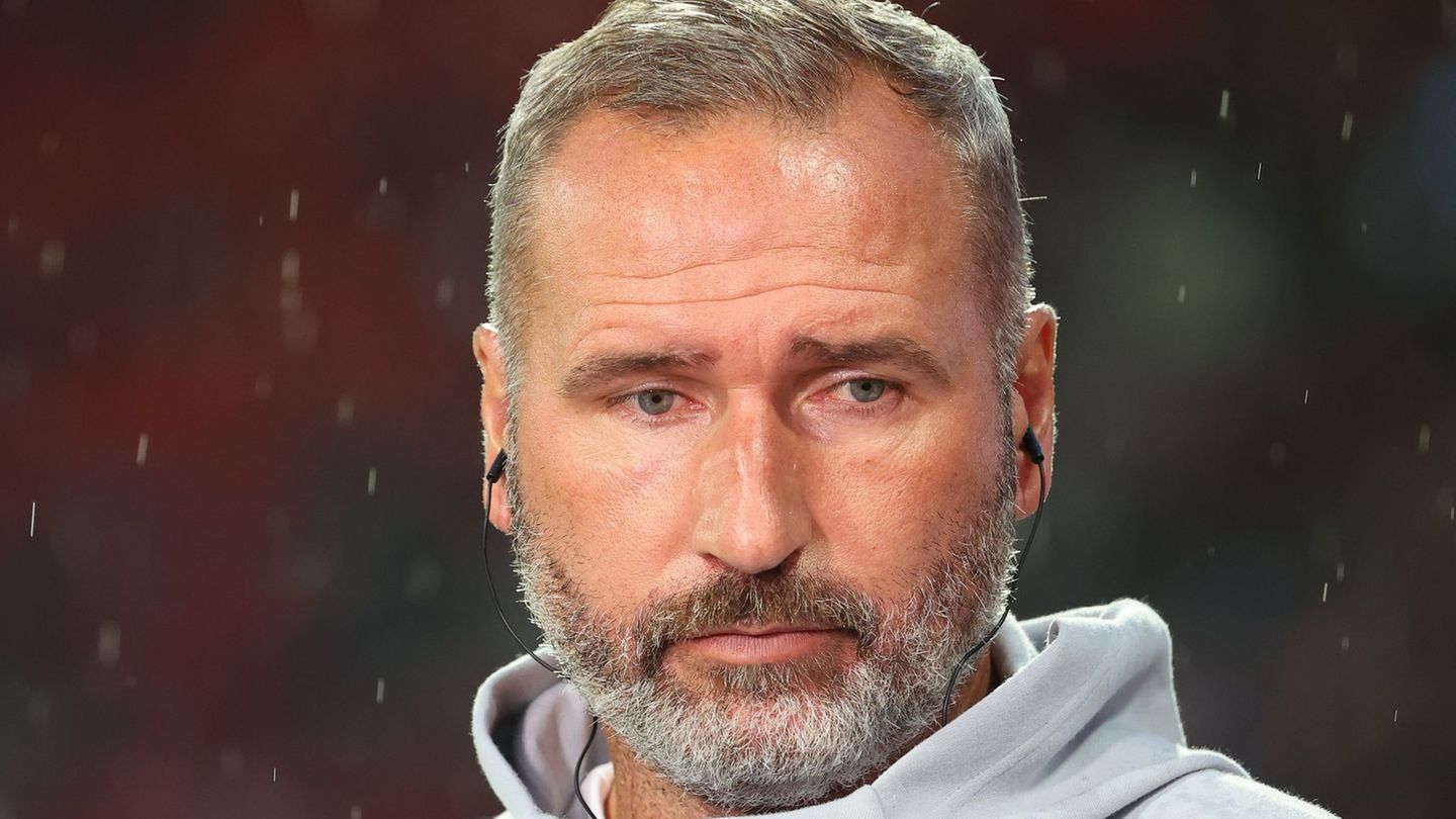 Trainer Tim Walter hat seine Arbeit beim Zweitligisten Holstein Kiel aufgenommen. (Archivbild) Foto: Daniel Karmann/dpa