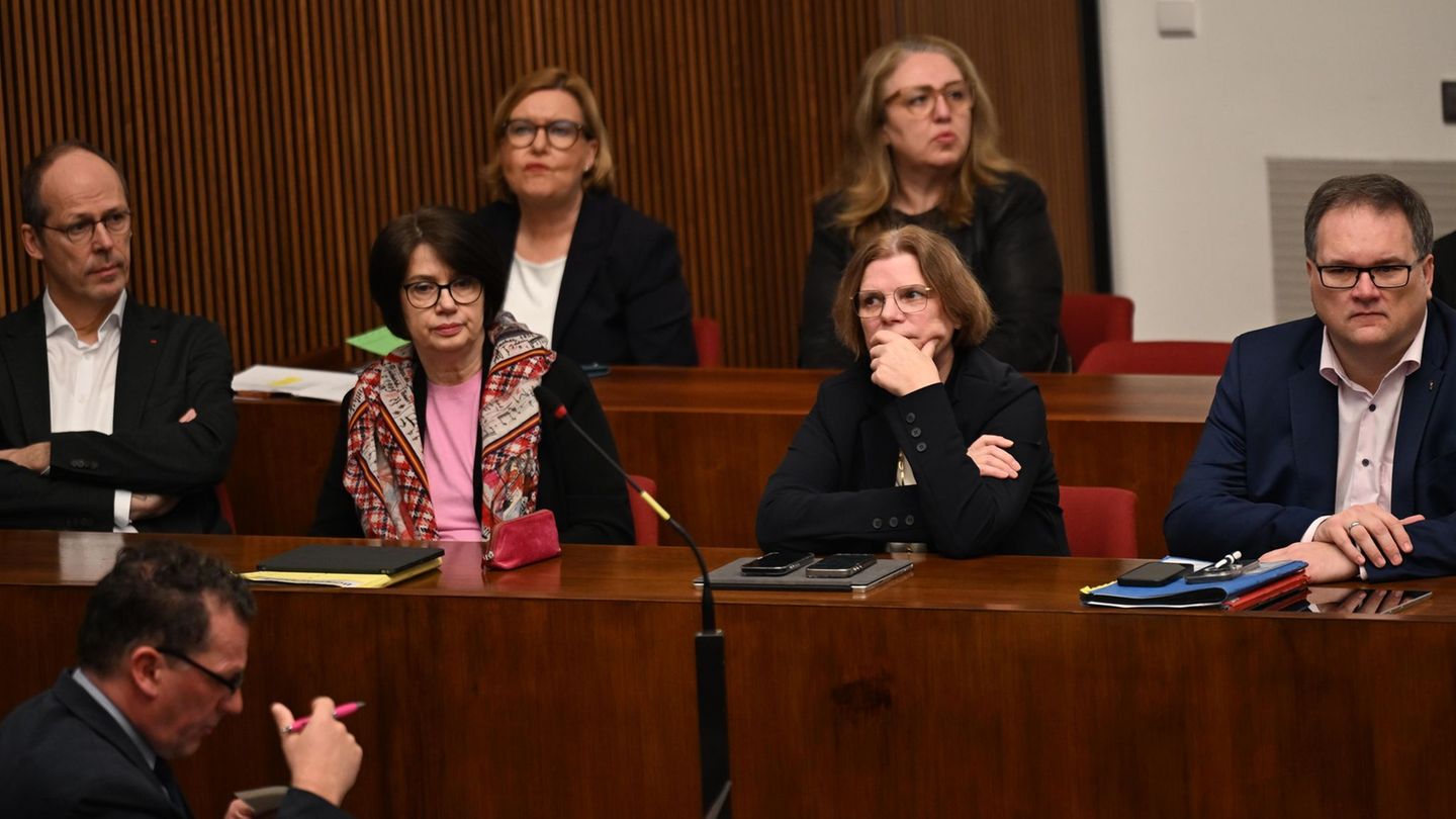 Die CDU-Fraktion hat kein Vertrauen mehr in die Senatorinnen der Linken. Foto: Shireen Broszies/dpa