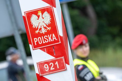 Der Fahrer eines geklauten Wohnmobils hat eine Grenzkontrolle zwischen Tschechien und Polen ignoriert. (Symbolbild) Foto: Stefan