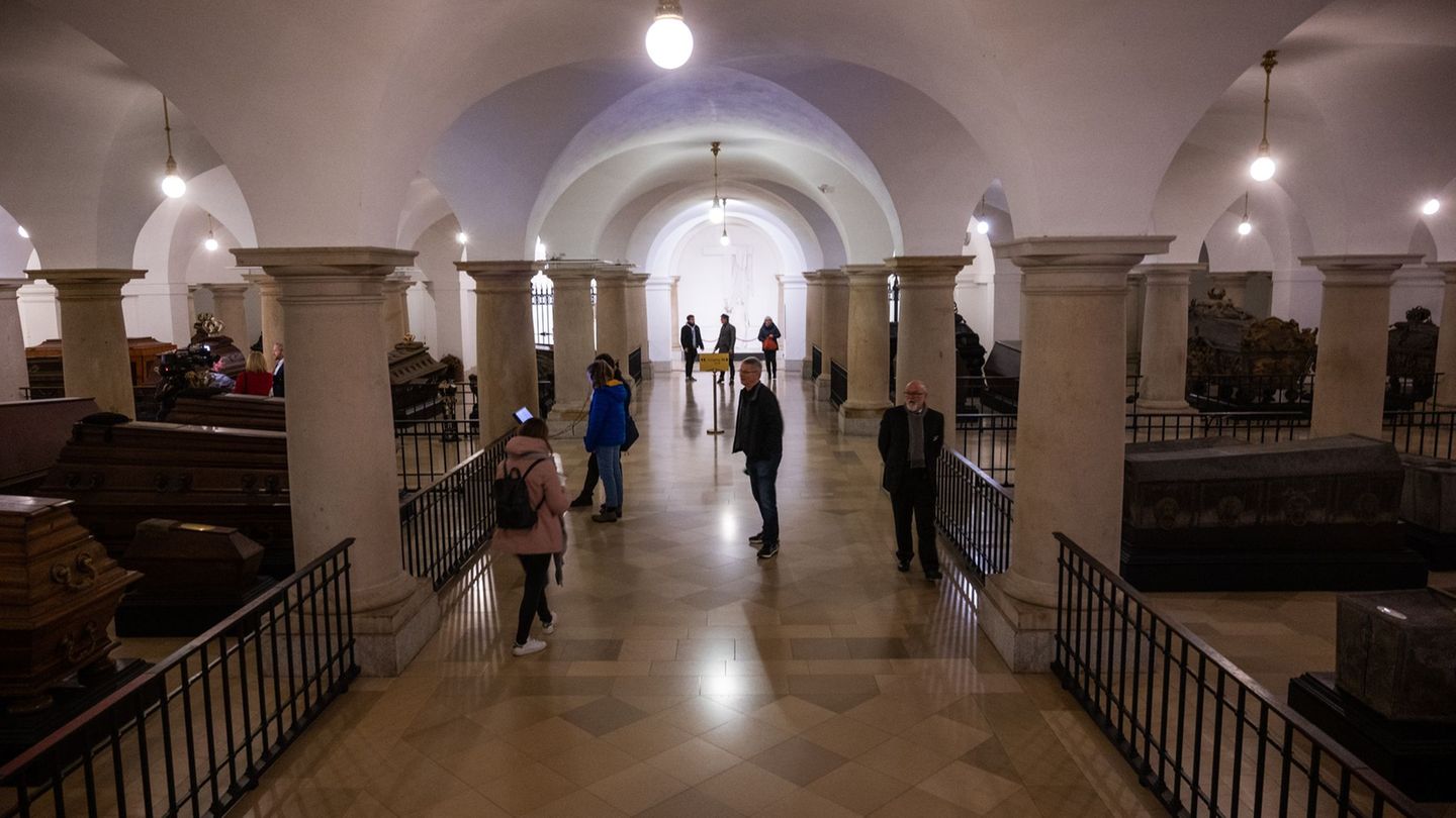 So sah die Hohenzollerngruft im Berliner Dom 2020 vor der Sanierung aus. (Archivbild) Foto: Christophe Gateau/dpa