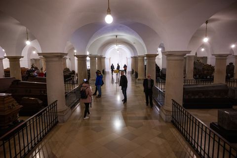 So sah die Hohenzollerngruft im Berliner Dom 2020 vor der Sanierung aus. (Archivbild) Foto: Christophe Gateau/dpa